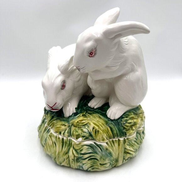 Pair of Bunny on top an  ITALIAN CACHEPOT Easter spring large read white green - Picture 1 of 16